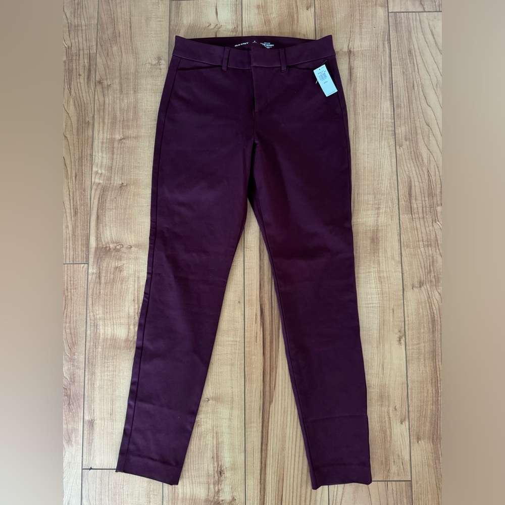 NWT High-Rise Pixie Skinny Pants
